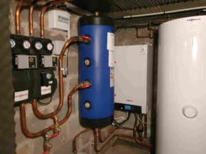 Planete Energies installe une pompe a chaleur air eau sur la ville de Tassin